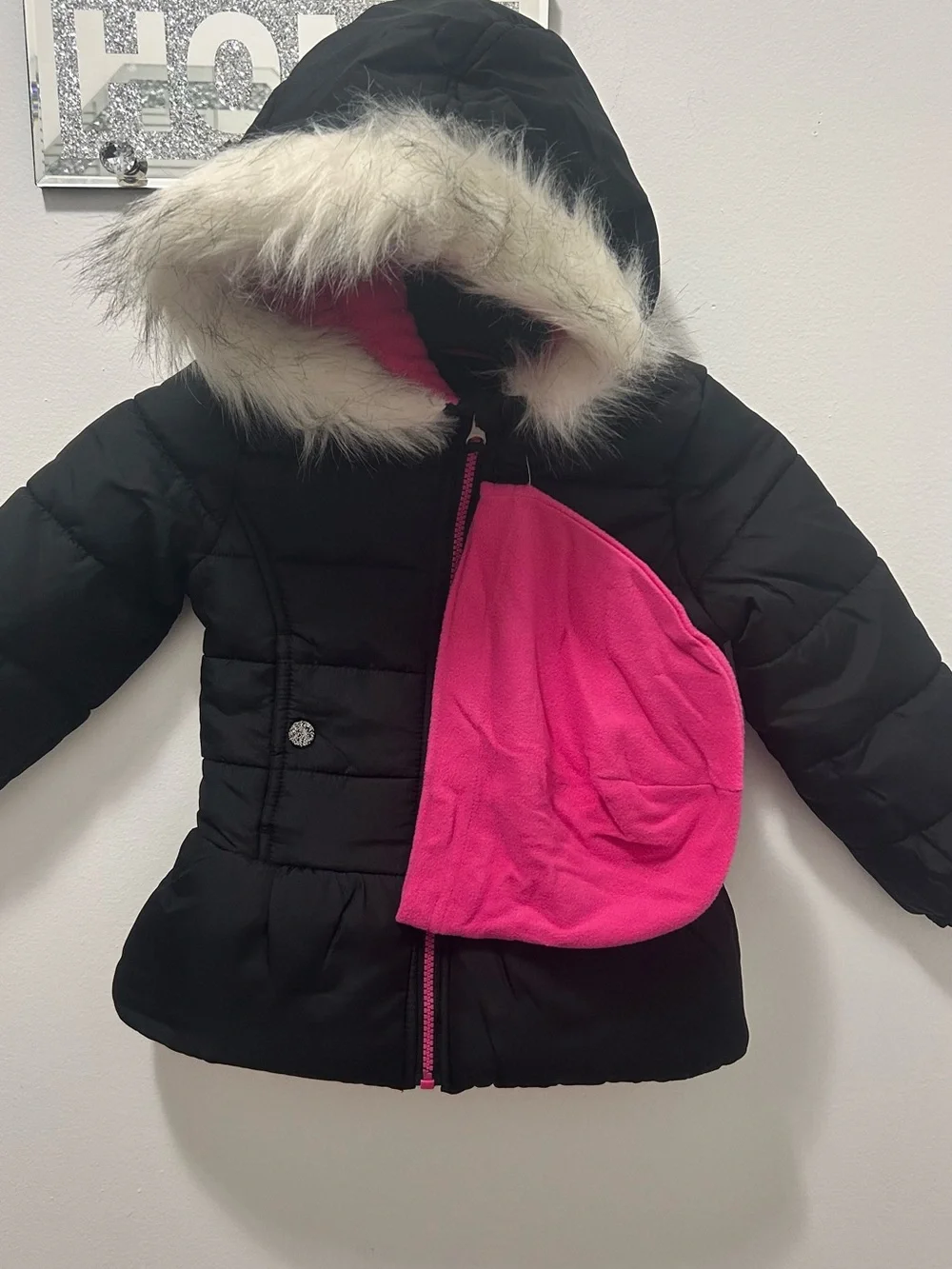 NWT Weather Tamer Girls Puffer Coat Size 4 Faux Fur Hood Pink Black